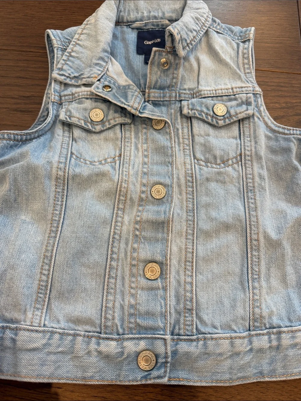 GAP Kids Light Blue Denim Sleeveless Vest Size Small (6/7) - C11-245